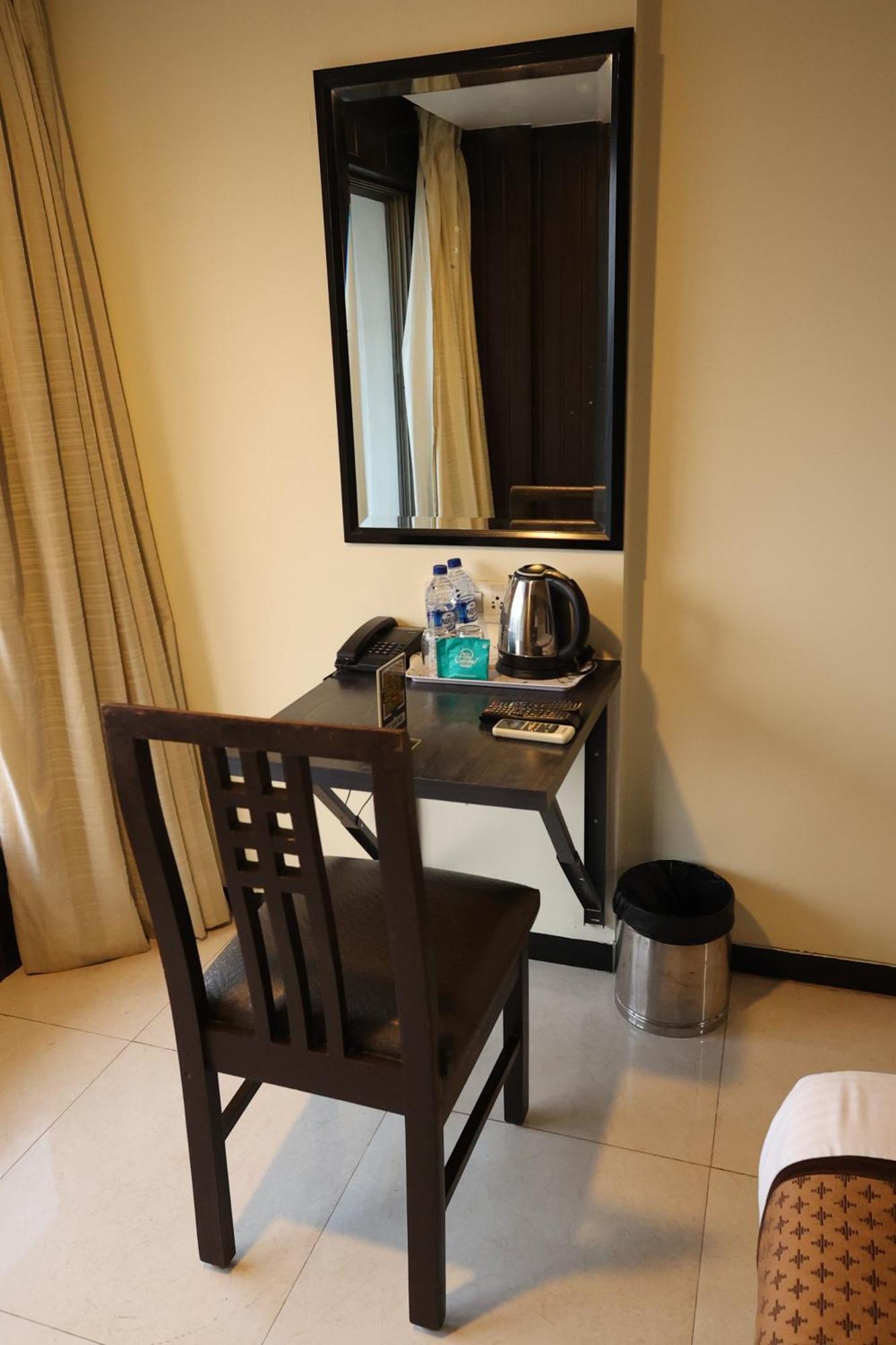 Quaint Suites Hotel & Banquet Bombay Esterno foto