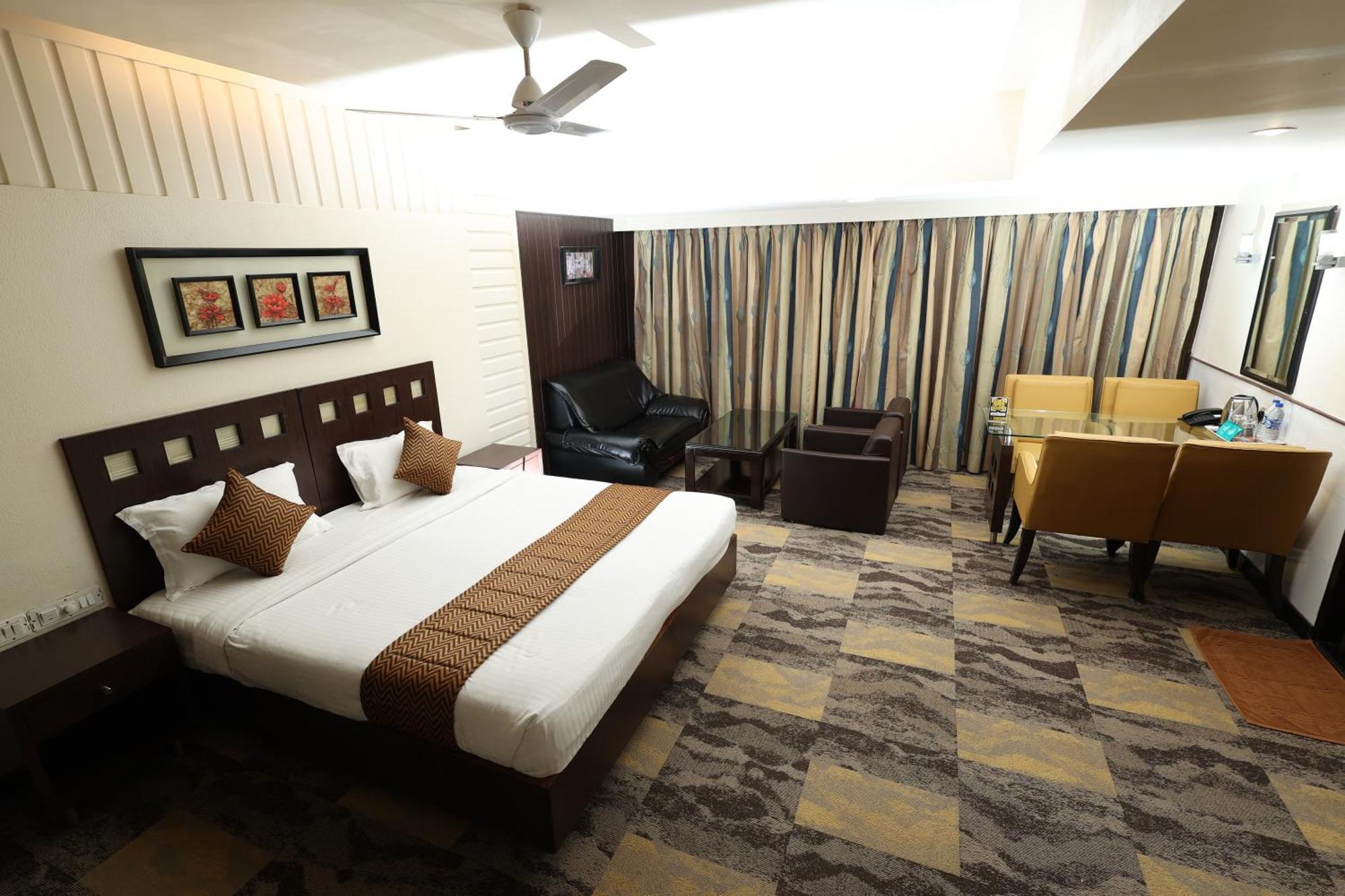 Quaint Suites Hotel & Banquet Bombay Esterno foto