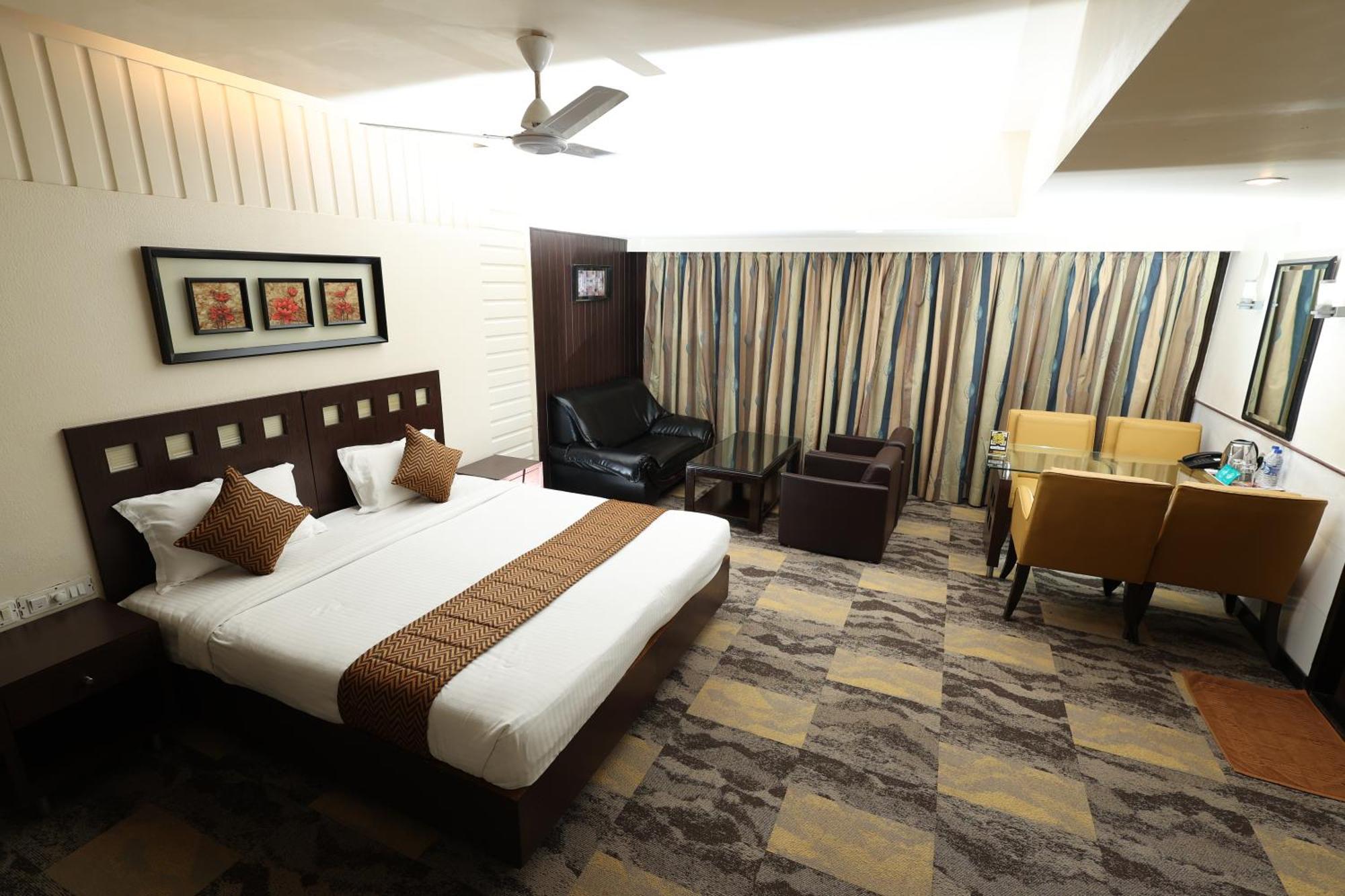 Quaint Suites Hotel & Banquet Bombay Esterno foto