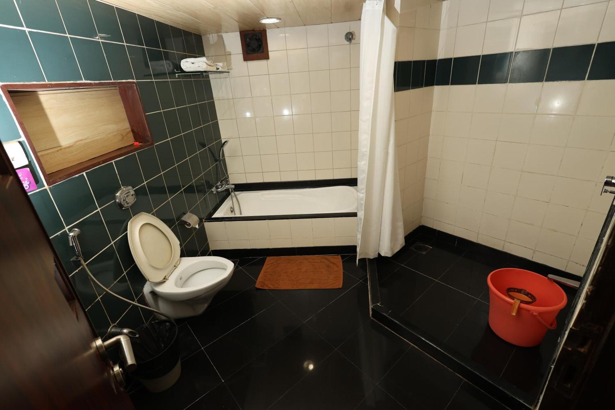 Quaint Suites Hotel & Banquet Bombay Esterno foto