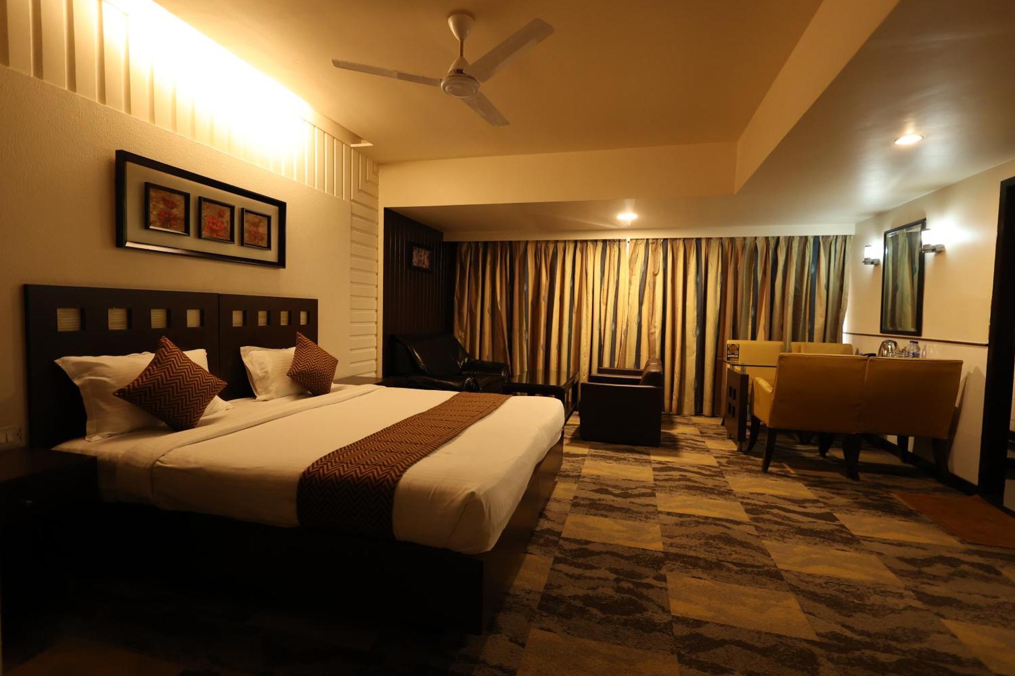 Quaint Suites Hotel & Banquet Bombay Esterno foto