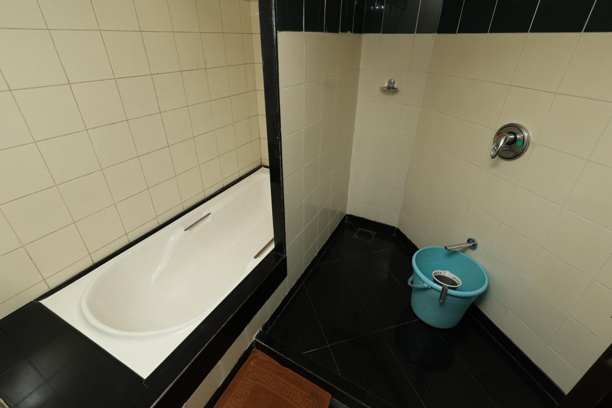 Quaint Suites Hotel & Banquet Bombay Esterno foto