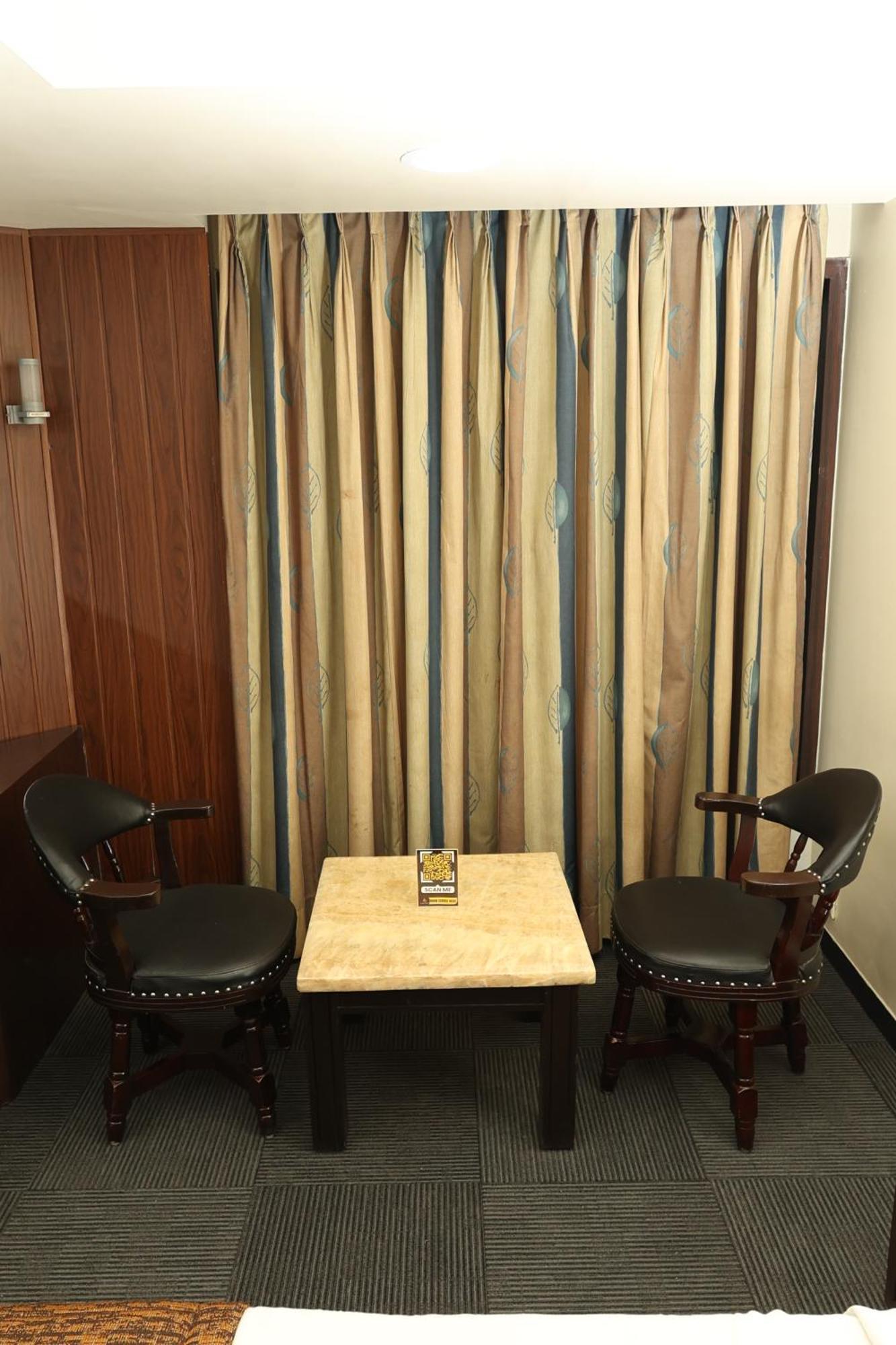Quaint Suites Hotel & Banquet Bombay Esterno foto