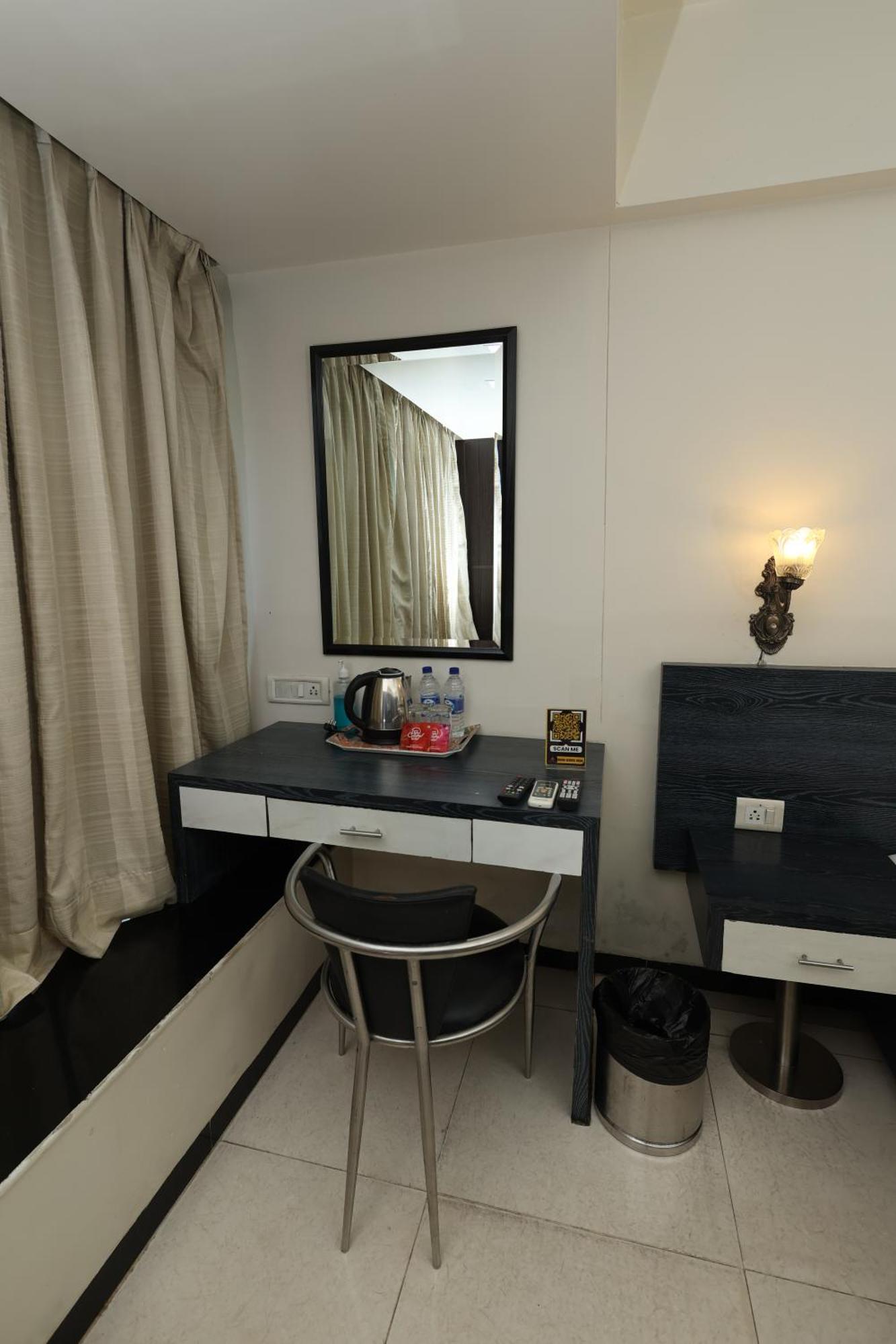 Quaint Suites Hotel & Banquet Bombay Esterno foto