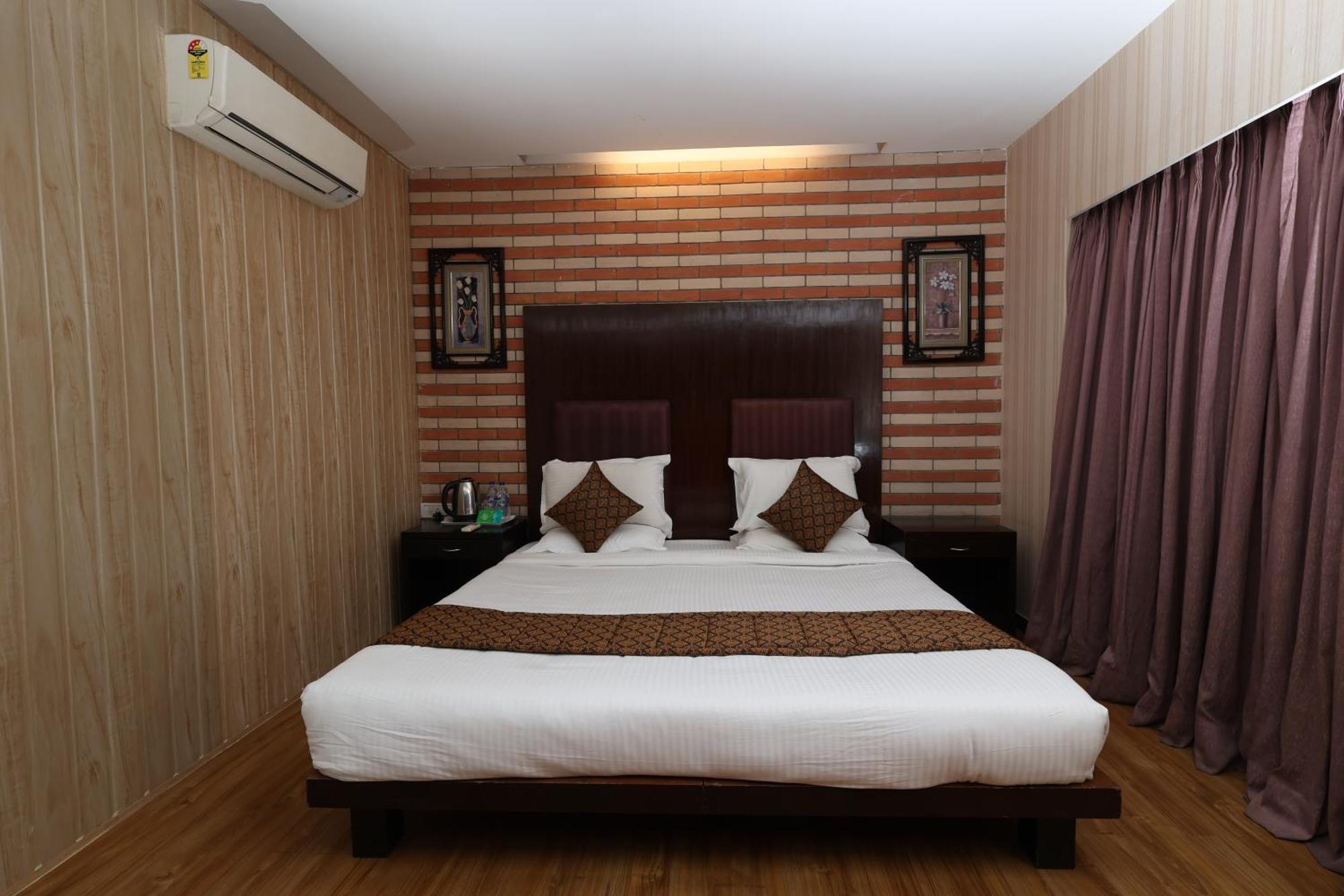 Quaint Suites Hotel & Banquet Bombay Esterno foto