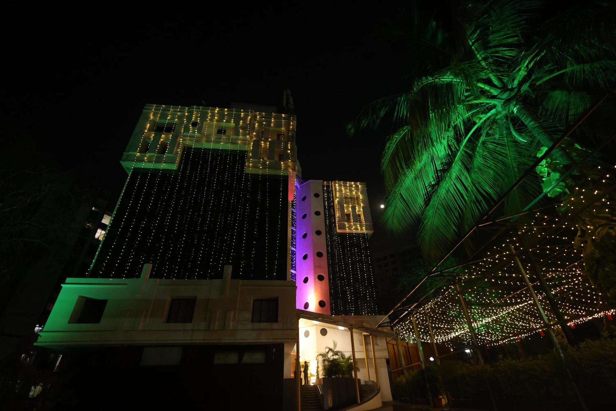 Quaint Suites Hotel & Banquet Bombay Esterno foto